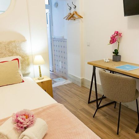 Lalitana Townhouse Hotel Lagos Bagian luar foto