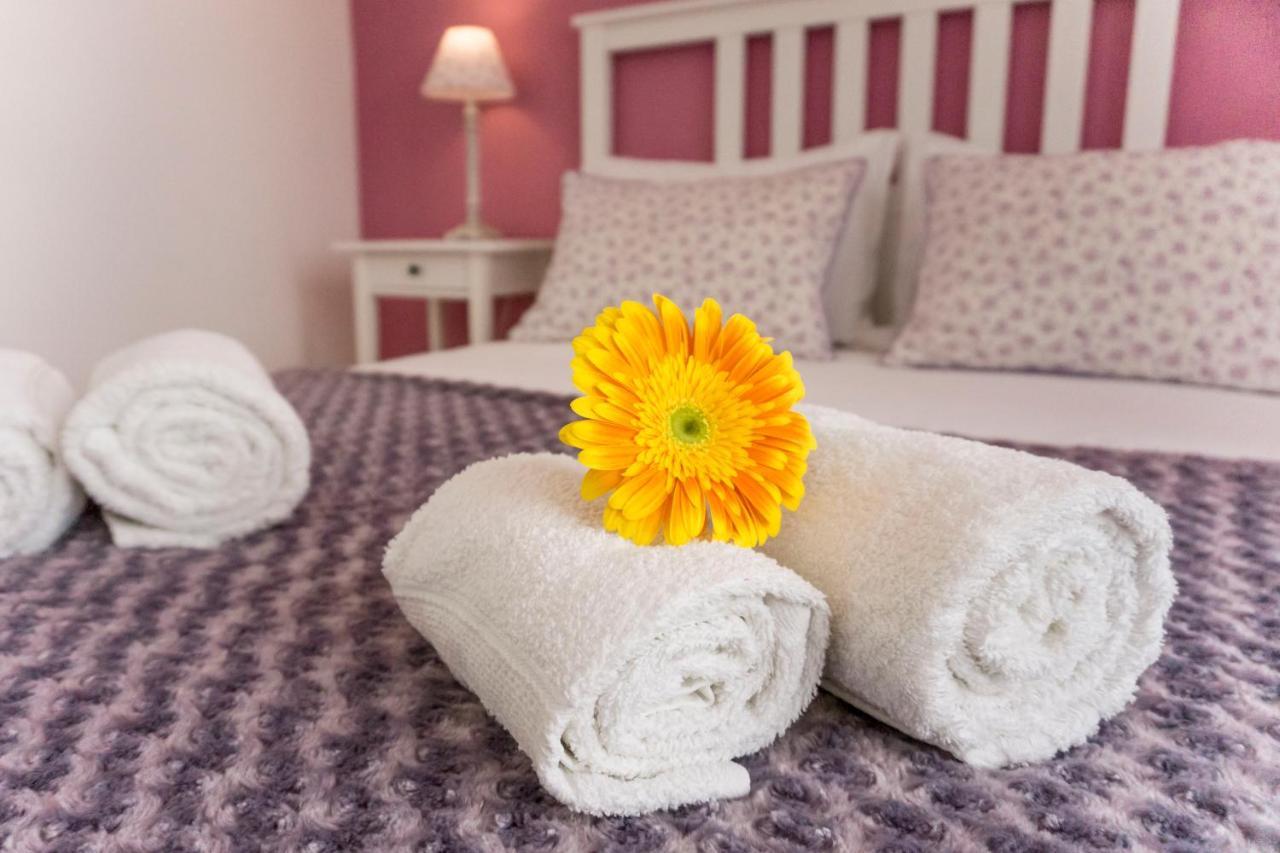 Lalitana Townhouse Hotel Lagos Bagian luar foto