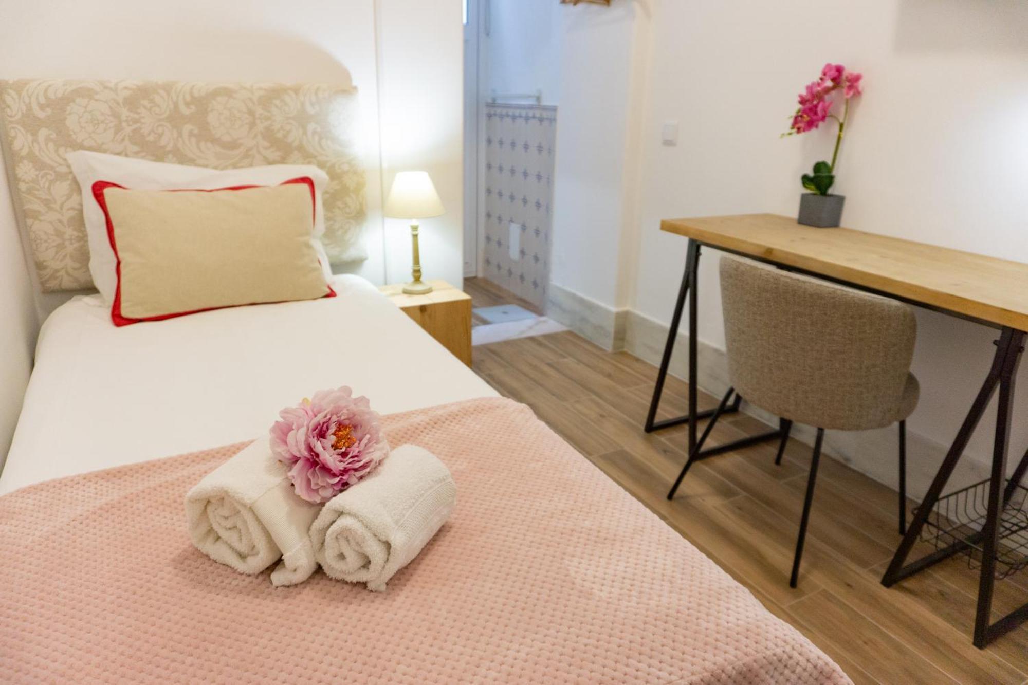 Lalitana Townhouse Hotel Lagos Ruang foto