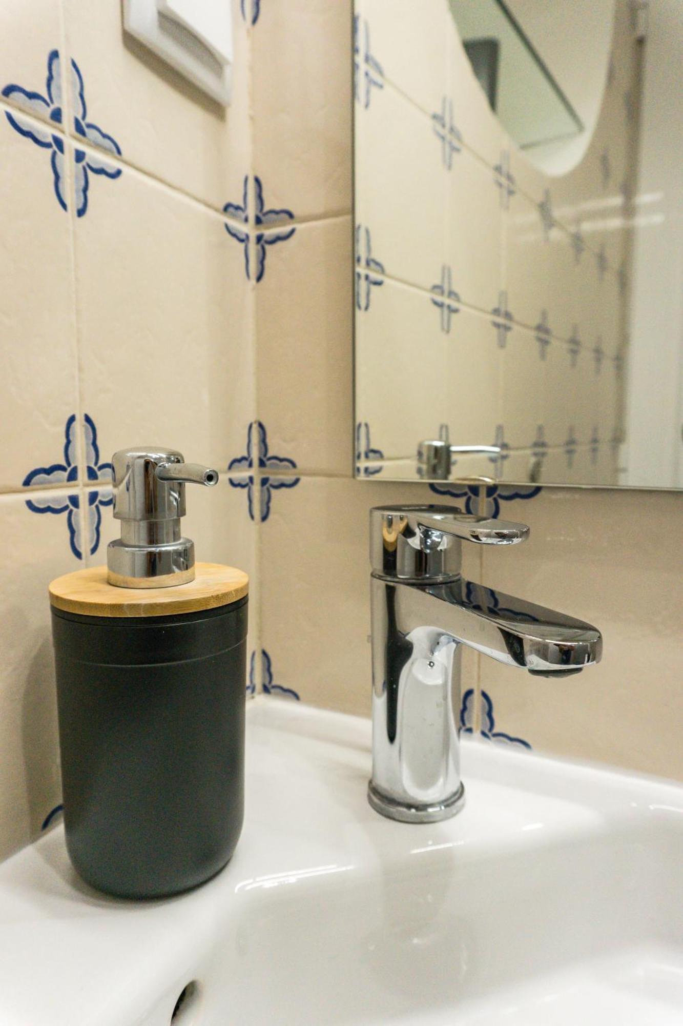 Lalitana Townhouse Hotel Lagos Ruang foto